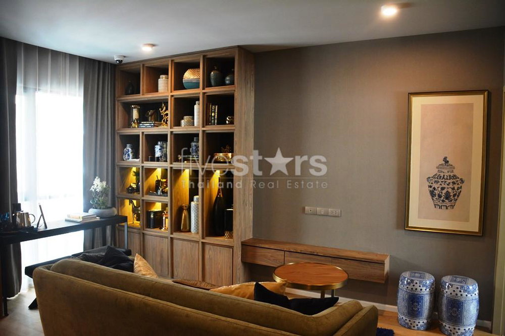 2-bedroom new condo in the Phromphong area 1215028198