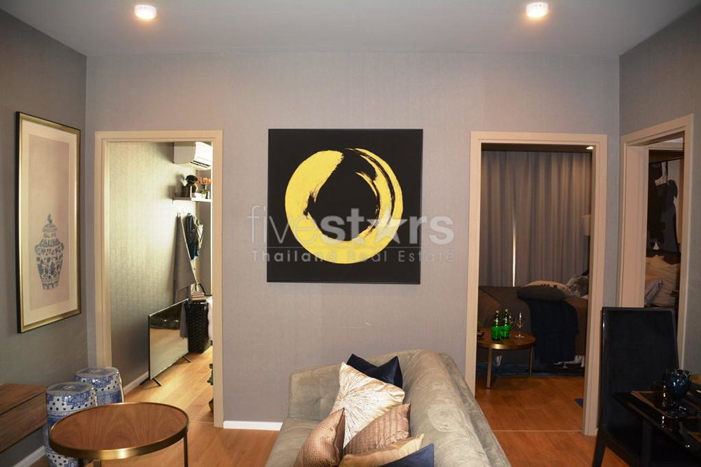 2-bedroom new condo in the Phromphong area 1215028198