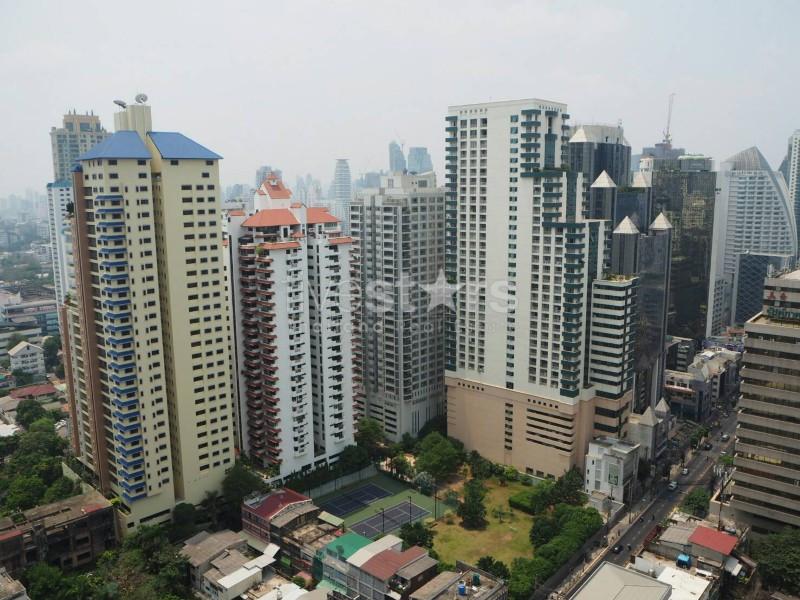2 bedroom condo for sale close to Asoke BTS station. 1531733642