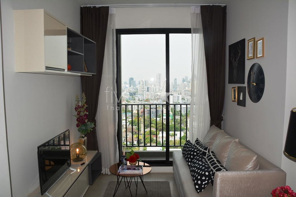 1-bedroom high floor condo on Petchaburi Road 1836211302