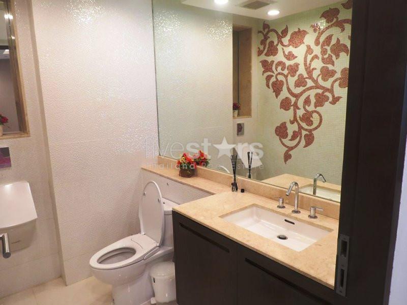 4 bedrooms condo for sale in Phromphong 1444183882