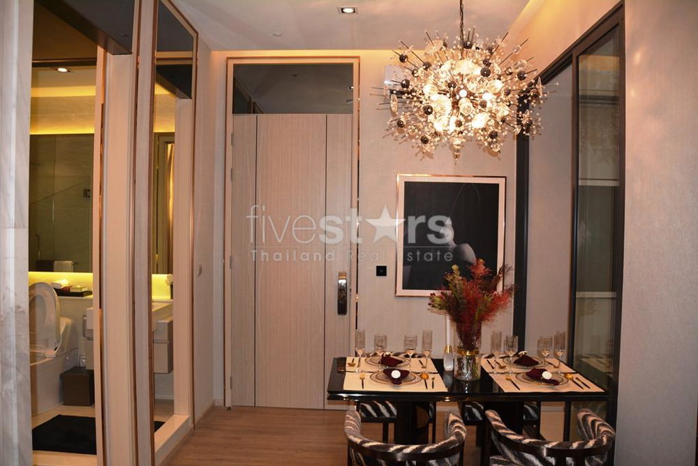 1-bedroom high-end condo for sale close to Siam 1351732819
