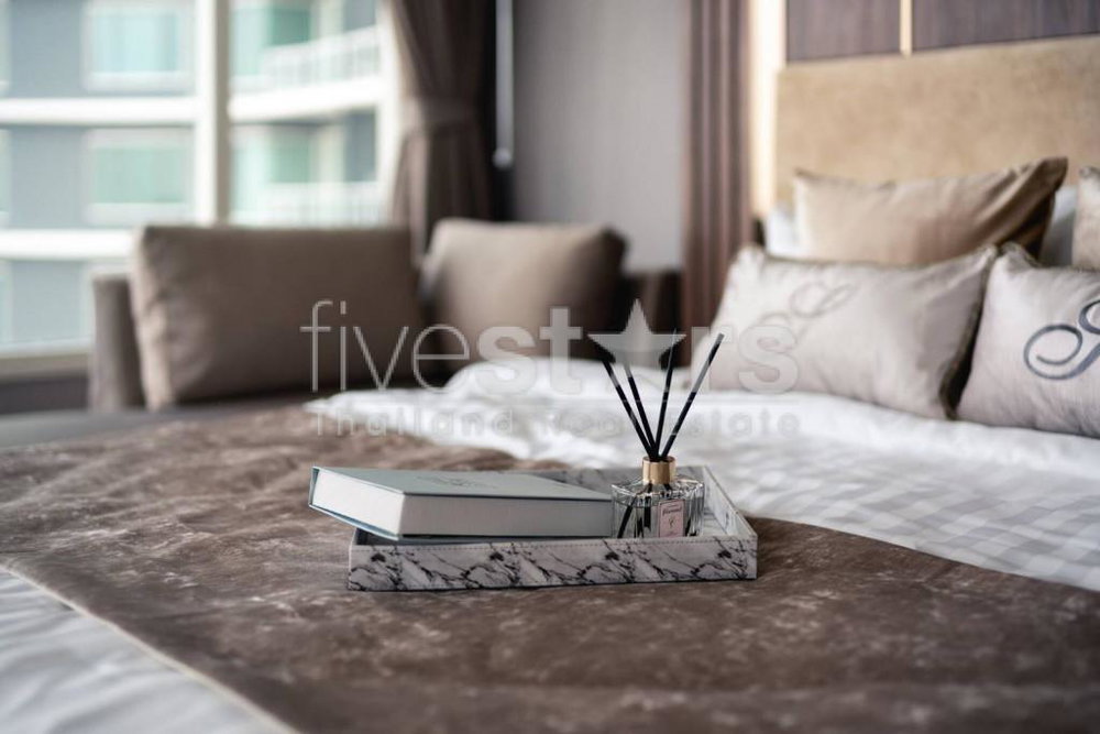 3 bedrooms condo for sale on the Bangkok riverside 3377726197