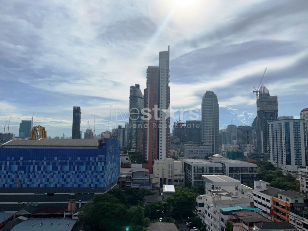 2-bedroom spacious condo a mere 300m from BTS Ekamai 2979325634