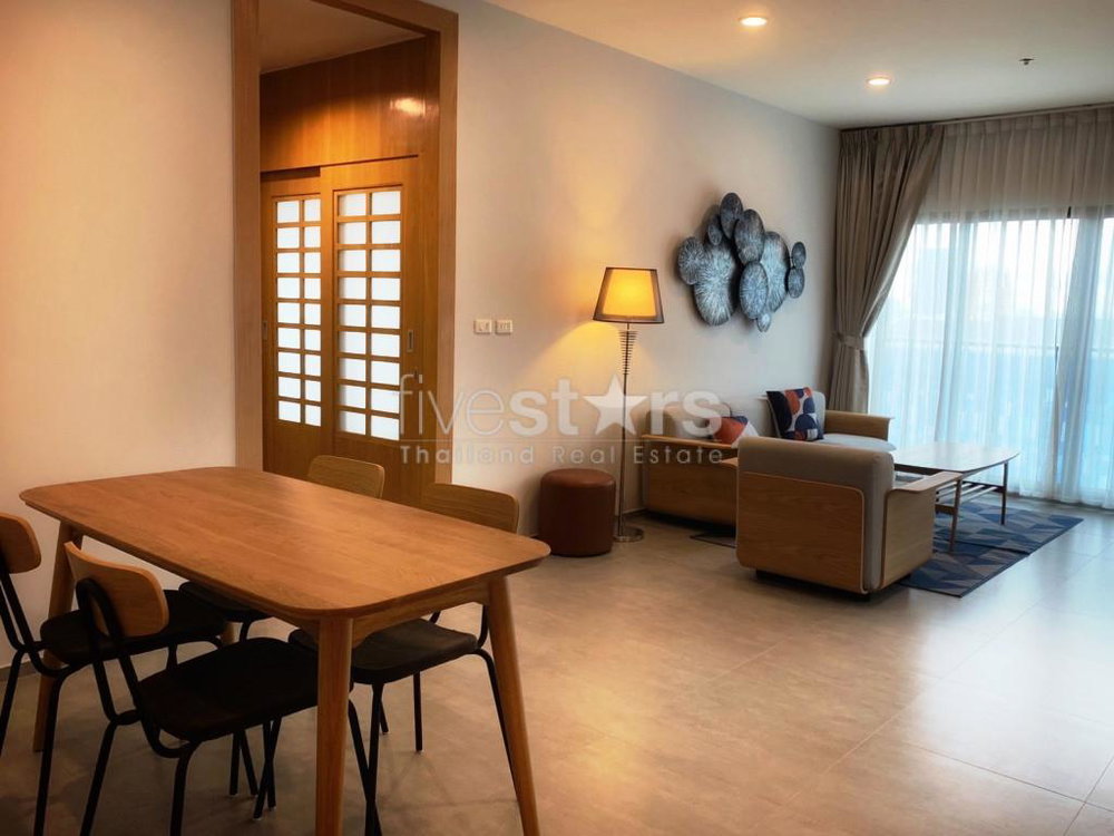 2-bedroom spacious condo a mere 300m from BTS Ekamai 2979325634