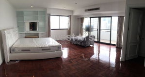 Spacious 3 bedrooms condo for sale walking distance to BTS Nana 3095576409