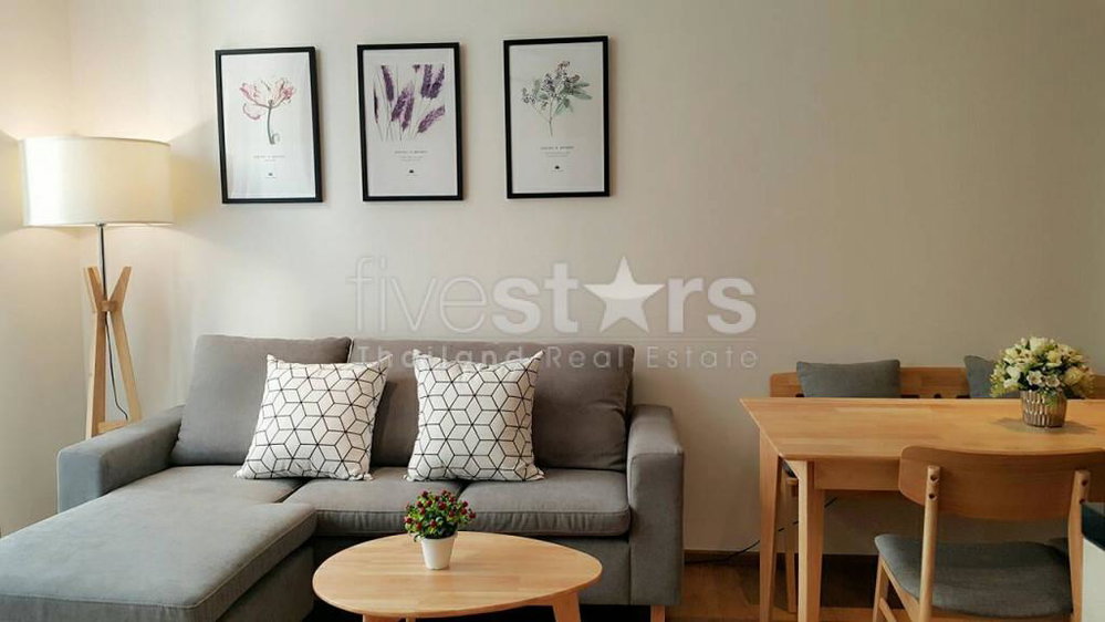 2 bedrooms condo for sale close to the BTS Phrom Phong 2202982670