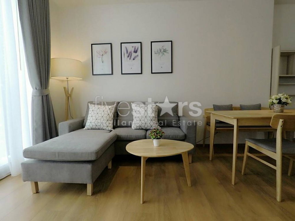2 bedrooms condo for sale close to the BTS Phrom Phong 2202982670