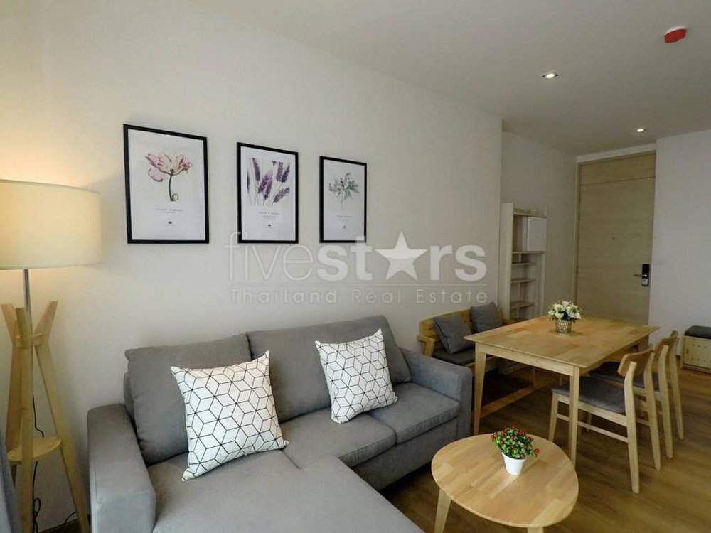 2 bedrooms condo for sale close to the BTS Phrom Phong 2202982670