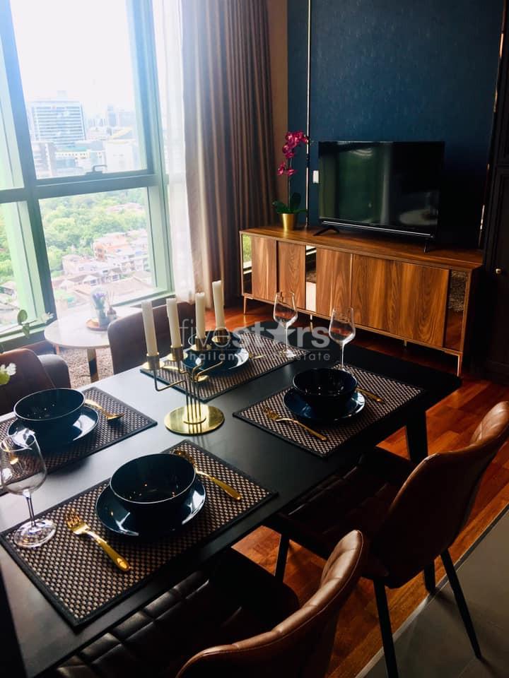 Modern 2 bedrooms condo for rent near BTS Ratchathewi 2923937378