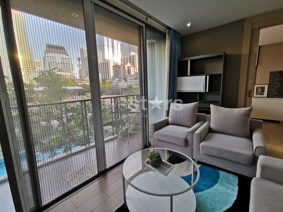 Modern 2 bedrooms condo for sale in Silom 1034236177