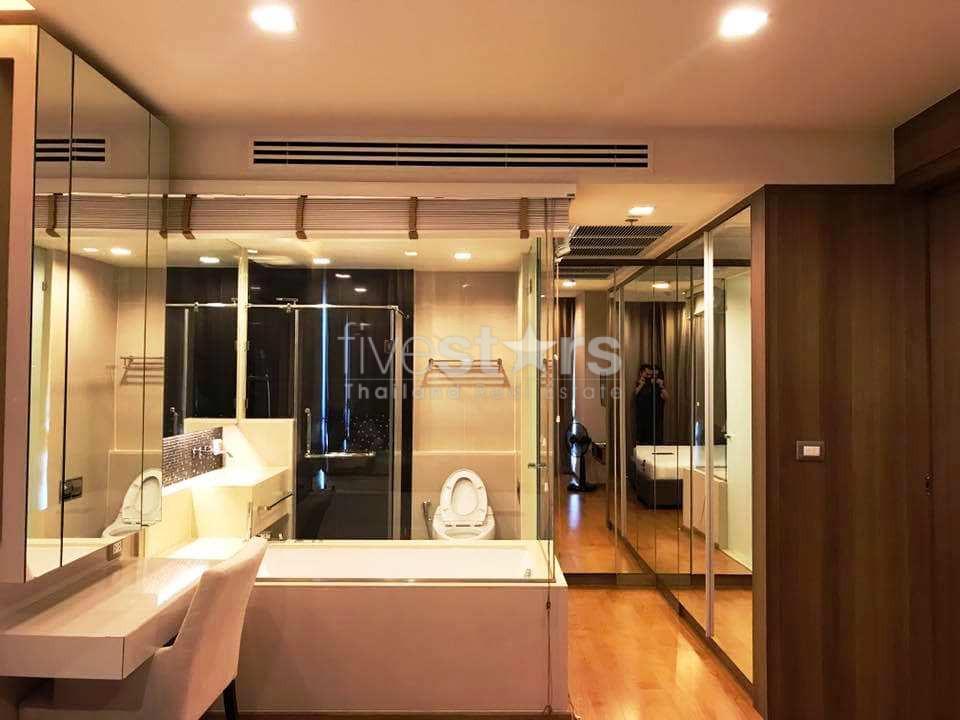High floor unit 1 bedroom condo for sale in Sathorn 2904440498