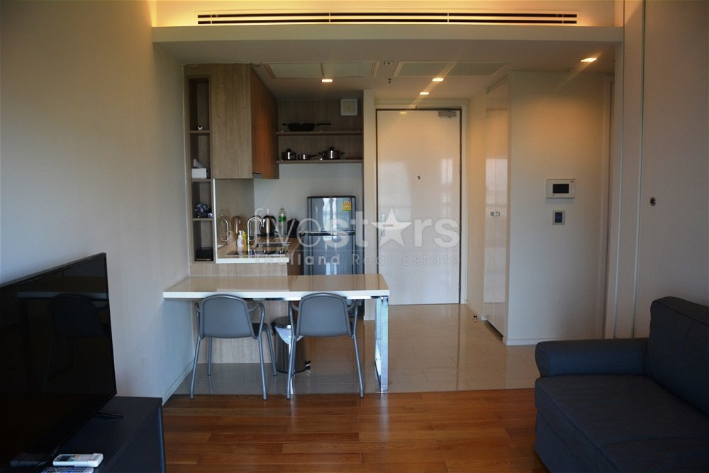1-bedroom modern high floor condo on Petchaburi Road 2895780385