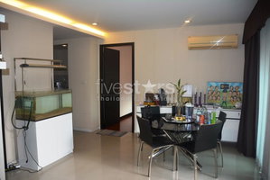2-bedroom modern condo 300m from BTS Ploenchit 2946626096