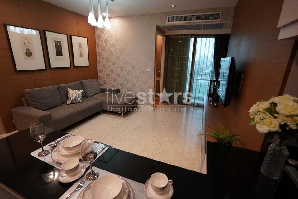 2 bedrooms condo for sale close to BTS Ekamai 1222950878