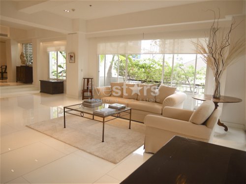 Luxury 3 bedroom condo for sale close to Chongnonsi BTS 948849489