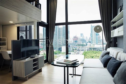 Duplex 1 bedroom condo for sale close to MRT Petchburi 1682149417