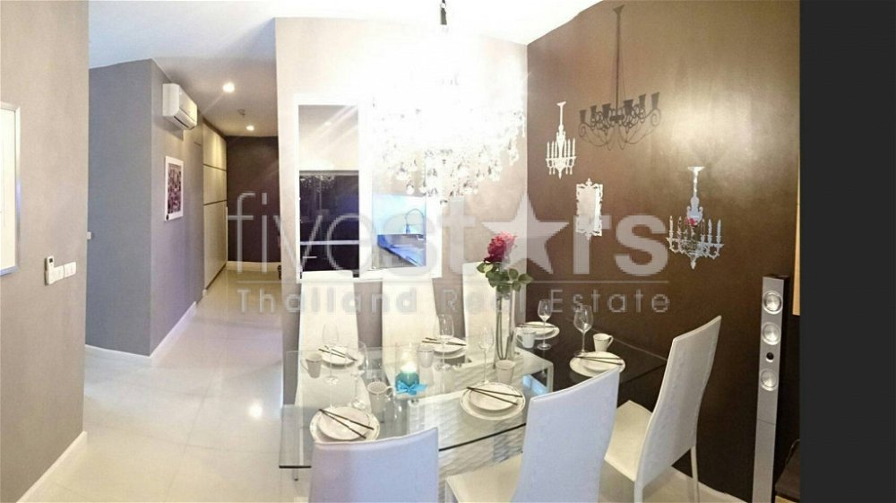 3-bedroom high floor condo close to BTS Pra Khanong 1464869041