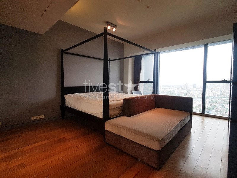 Modern condo 3 bedrooms for sale near BTS Chongnonsi 4236815268