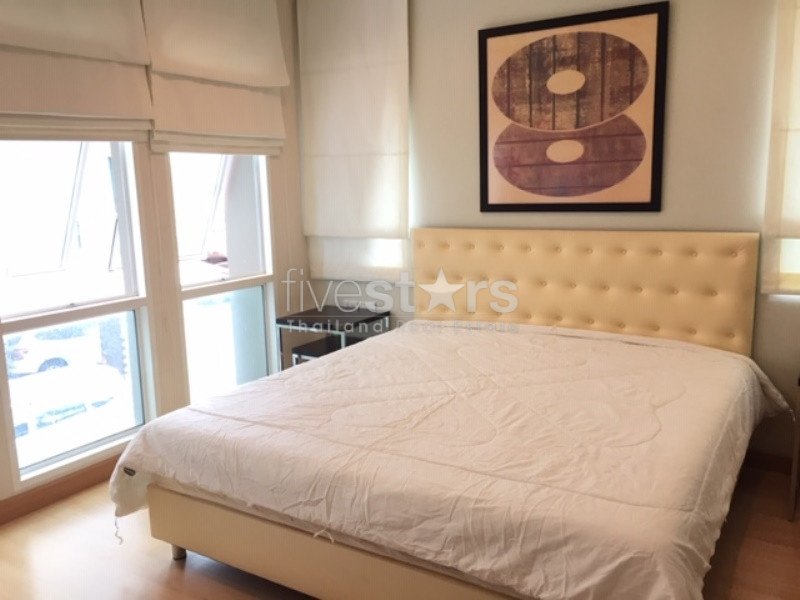 2 bedroom Condo for sale in Narathiwas 1098171302