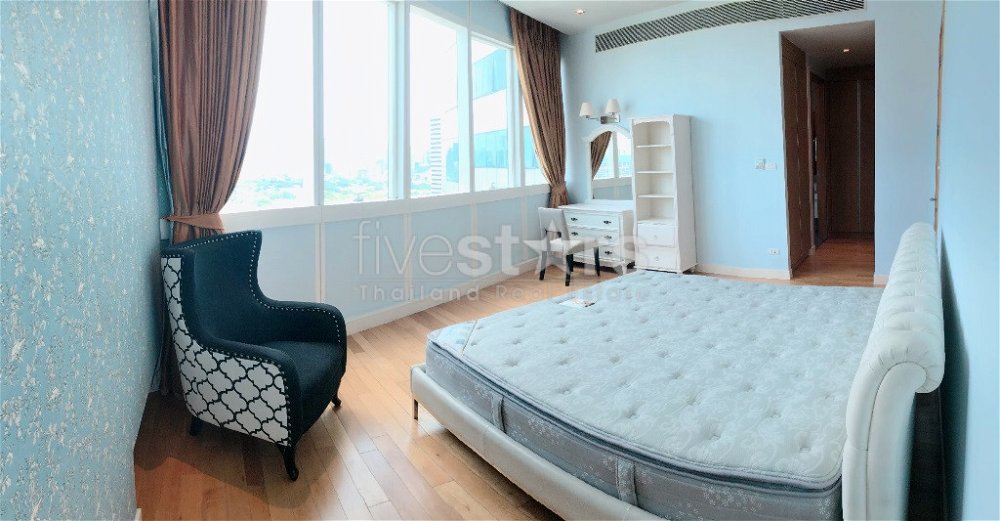 3 bedroom high rise condo for sale on Asoke 3265276837
