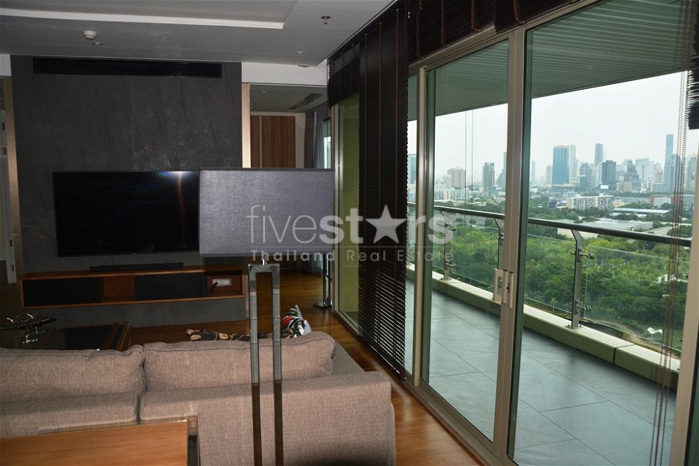 2-bedroom high floor condo for sale 500m from BTS Thonglor 4272585016