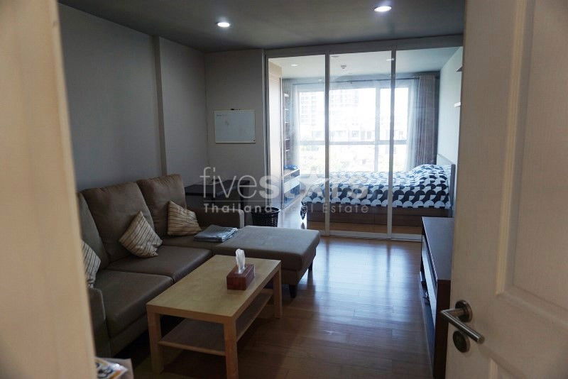 1-bedroom condo in a nice residential area of Ekamai 3373434177