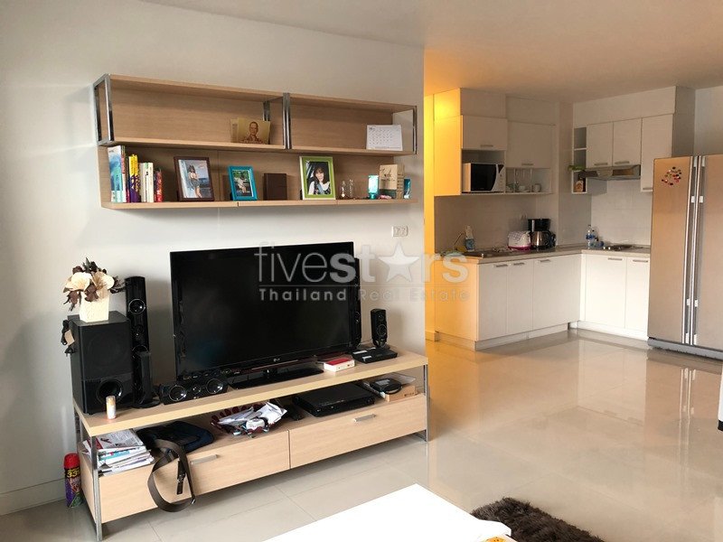 2 Bedroom pool view condo for sale close to BTS Thonglor Station 3868498531