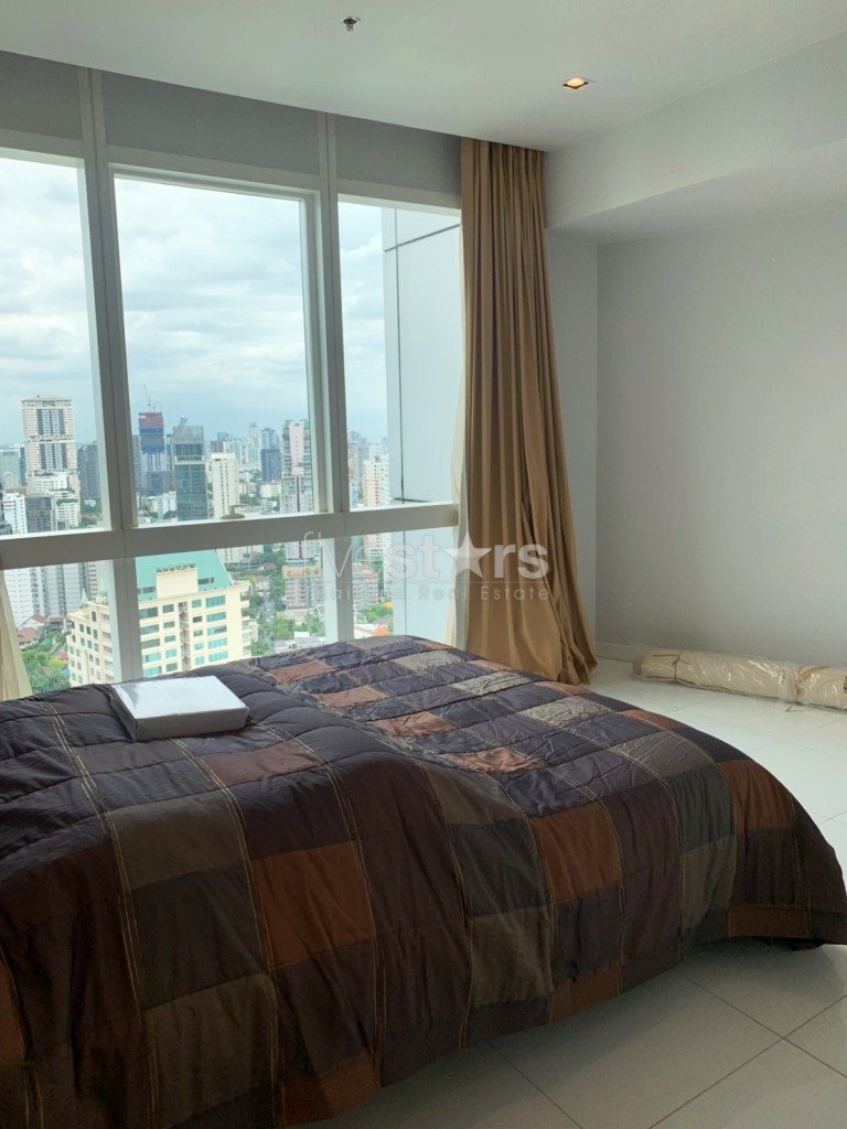 1 bedroom condo for sale near BTS Asoke 2141047769