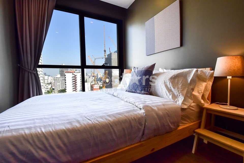 Stunning view modern 2 bedrooms condo for sale in Asoke 2533256940