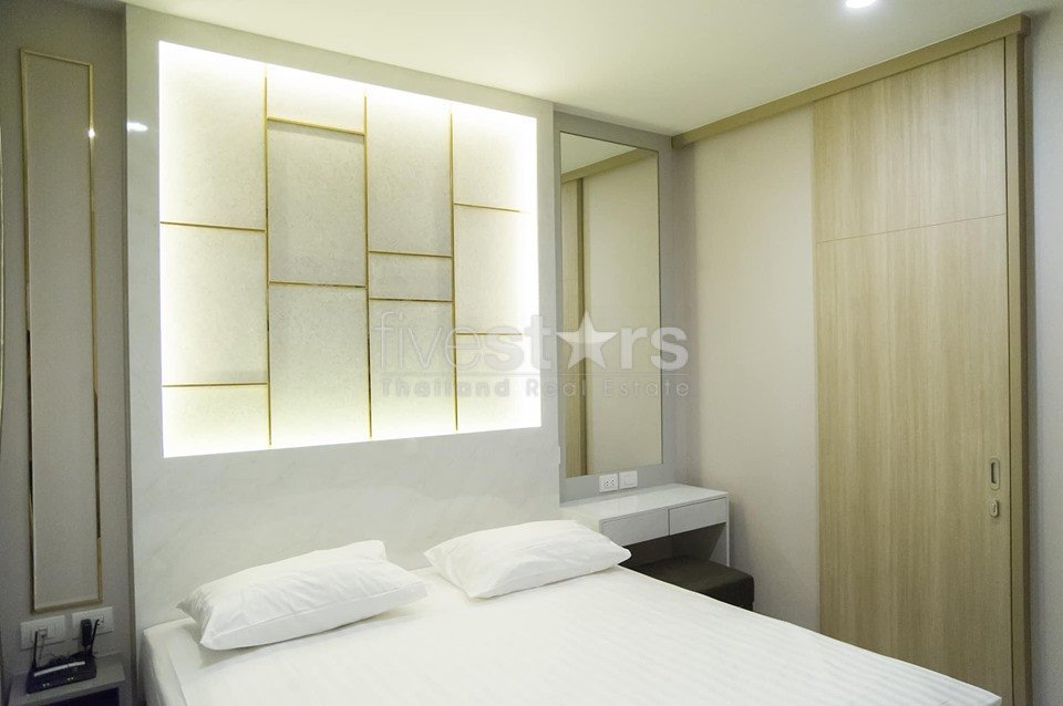 Brand new 1 bedroom condo for sale close to BTS Ploenchit 2577780863