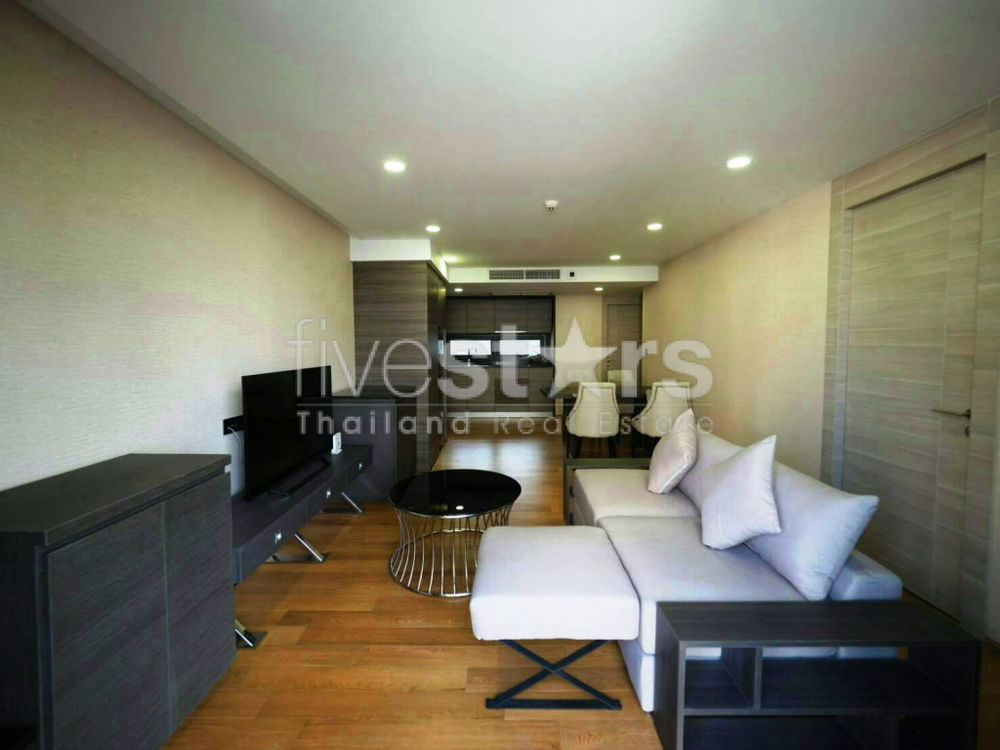 2 bedroom low rise condo for sale on Langsuan 1955234182