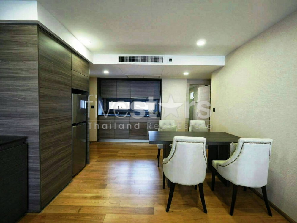 2 bedroom low rise condo for sale on Langsuan 1955234182