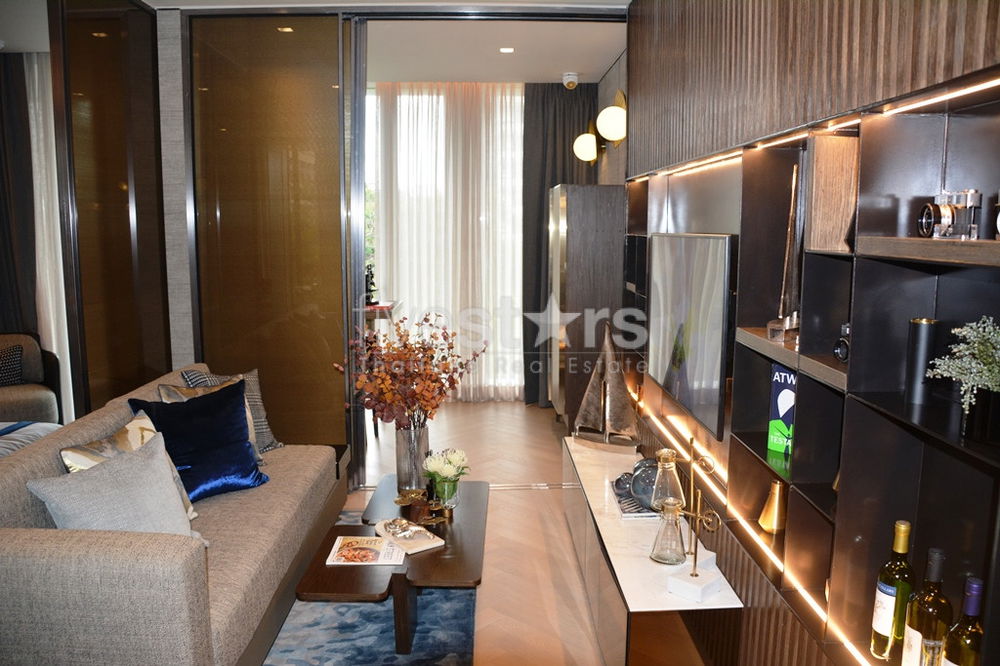 New 1-bedroom condo in Thonglor with efficient layout 506764612