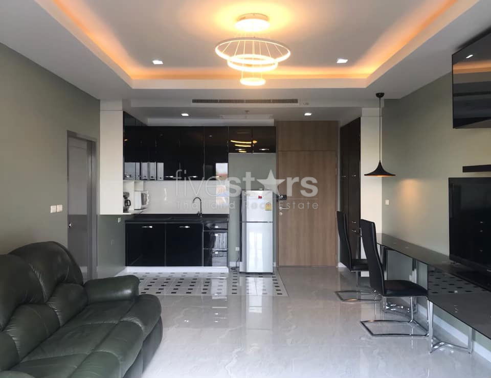 Spacious 1 bedroom condo for sale close to Ekamai BTS Station 3671442844