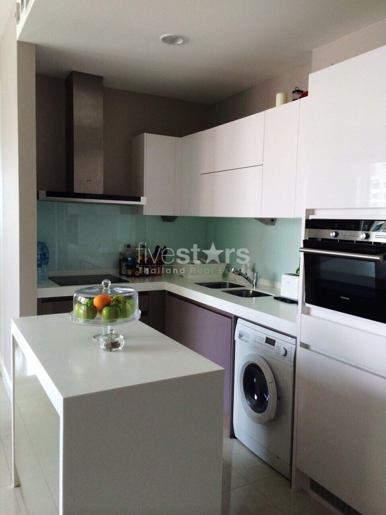 2 bedrooms condo for sale near BTS Chidlom and Lumpini park 2544945617