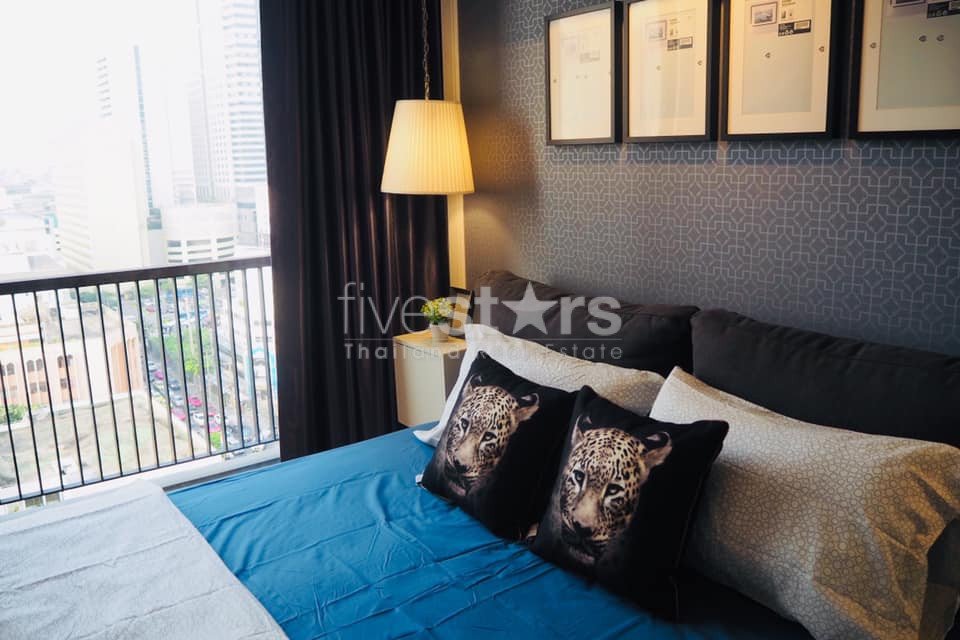Brand new 1 bedrooms condo for sale close to BTS Surasak 3516967696