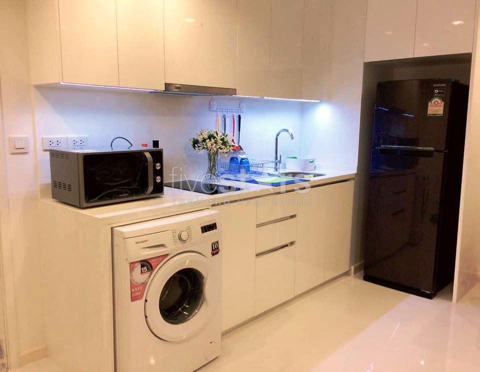 Modern 2 bedrooms condo for sale near BTS Chongnonsi 1874623417