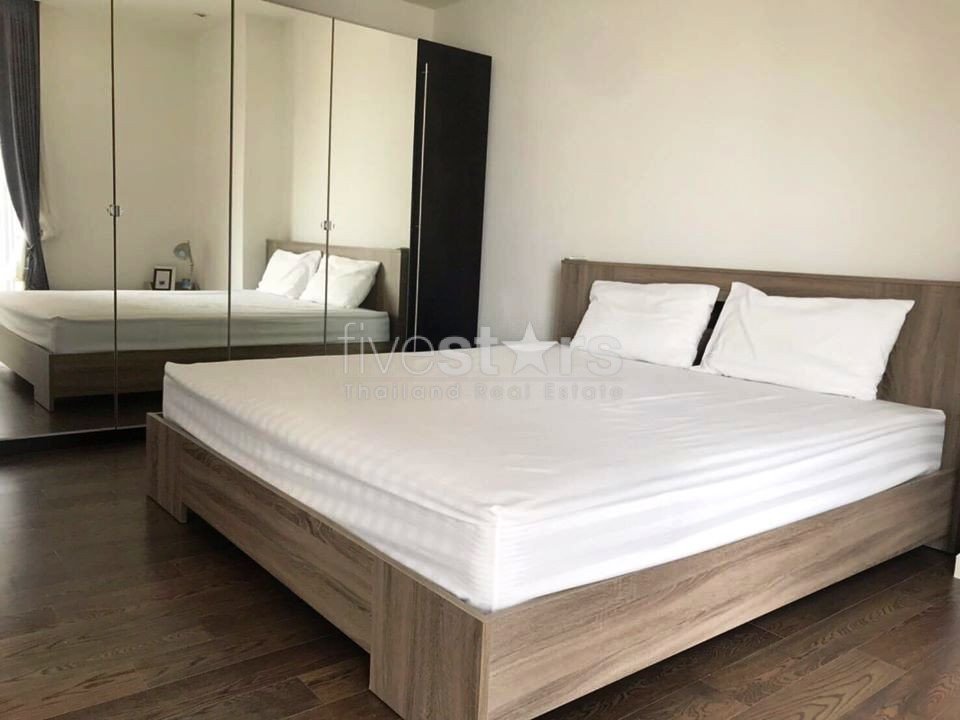 Modern 2 bedrooms condo for sale near BTS Chongnonsi 1874623417