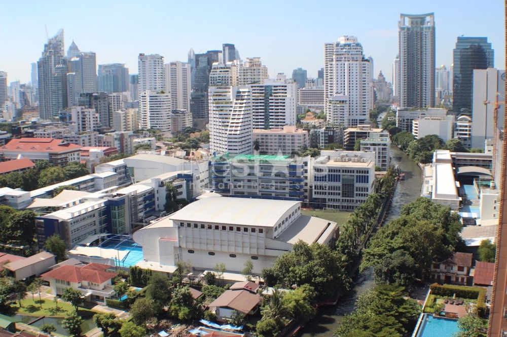 Modern 1-bedroom condo in Petchaburi-Asoke area 461226967