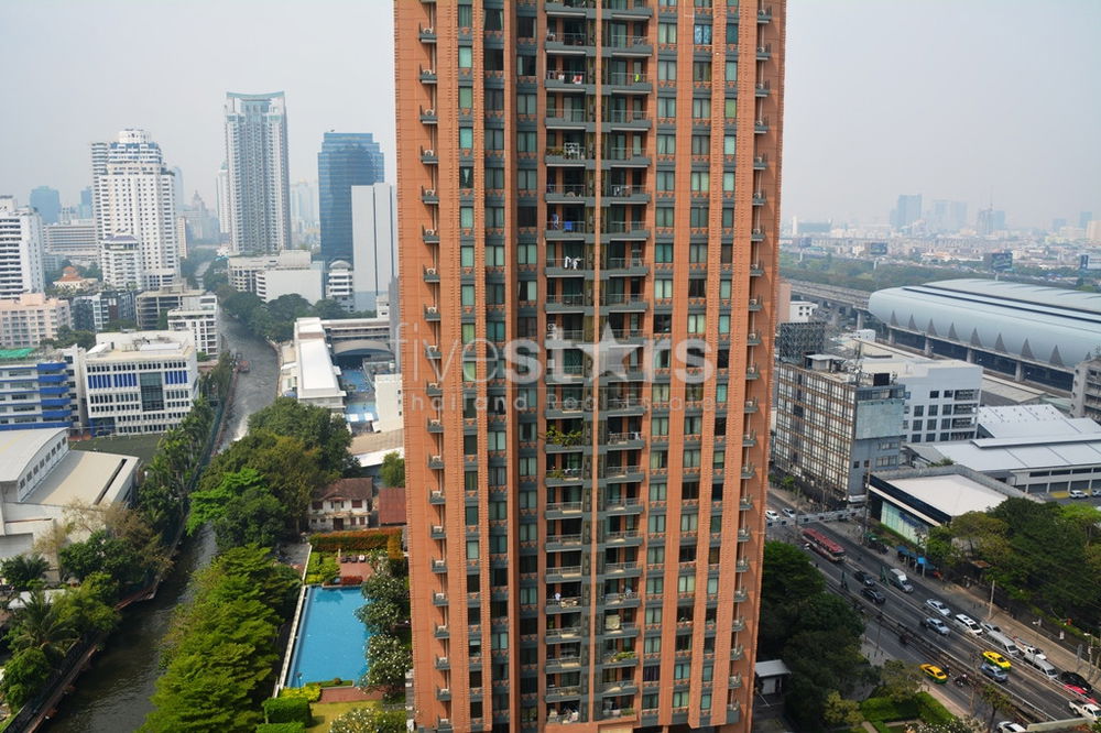 Modern 1-bedroom condo in Petchaburi-Asoke area 461226967