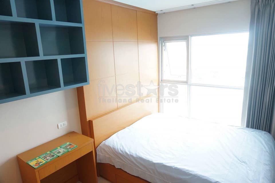2 bedrooms condominium close to Phra Kanong BTS station 323729757