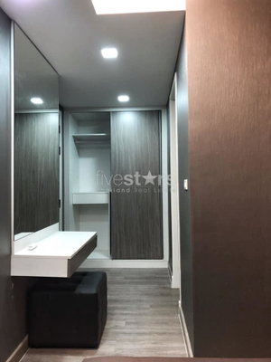 1 bedroom condo for sale walking distance to BTS Nana 3512305614