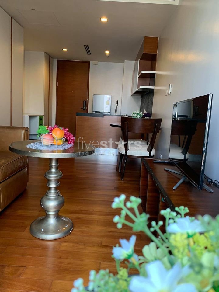 2 bedrooms condo for sale close to BTS Thonglor 2893200366