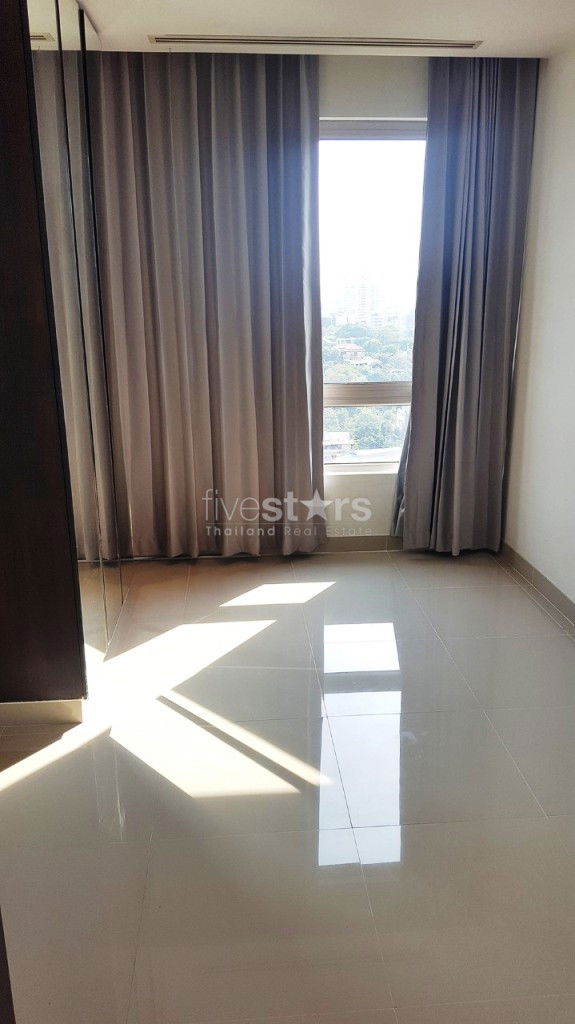 2 bedrooms condo for sale in soi Yennakart Sathorn area 722280204