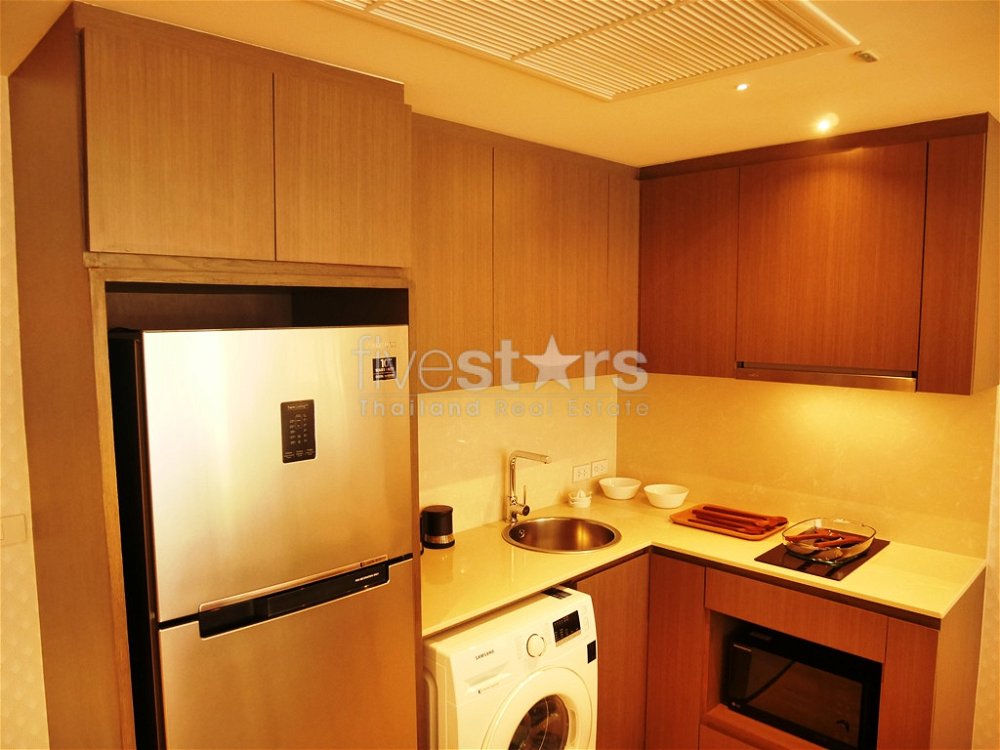 1-bedroom spacious modern condo in Lumpini area 2885208026