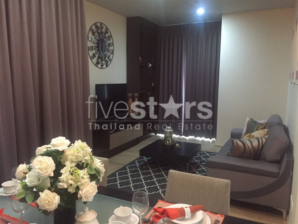 Modern 2 bedrooms condo for sale in Sukhumvit near BTS Phromphong 3386643677