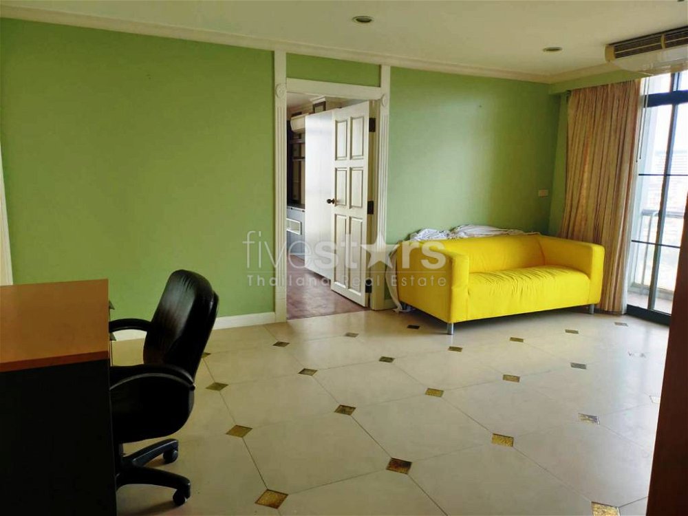 Large 2 bedrooms condo for sale in Sukhumvit BTS Phromphong 2676405083