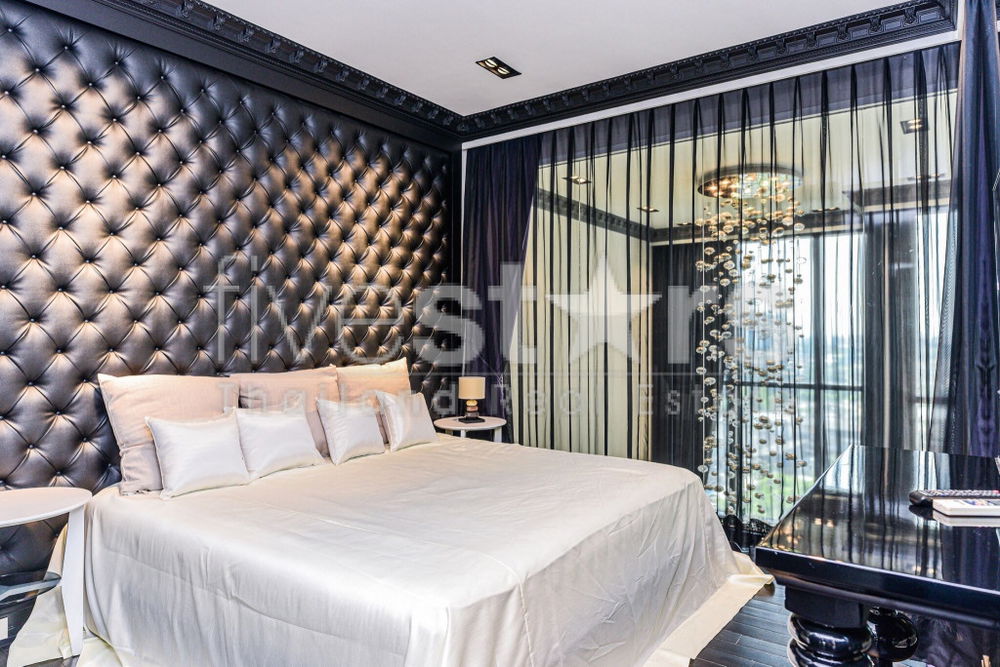 1 bedroom luxury Stylish Duplex for sale close to BTS Prompong 2211615903