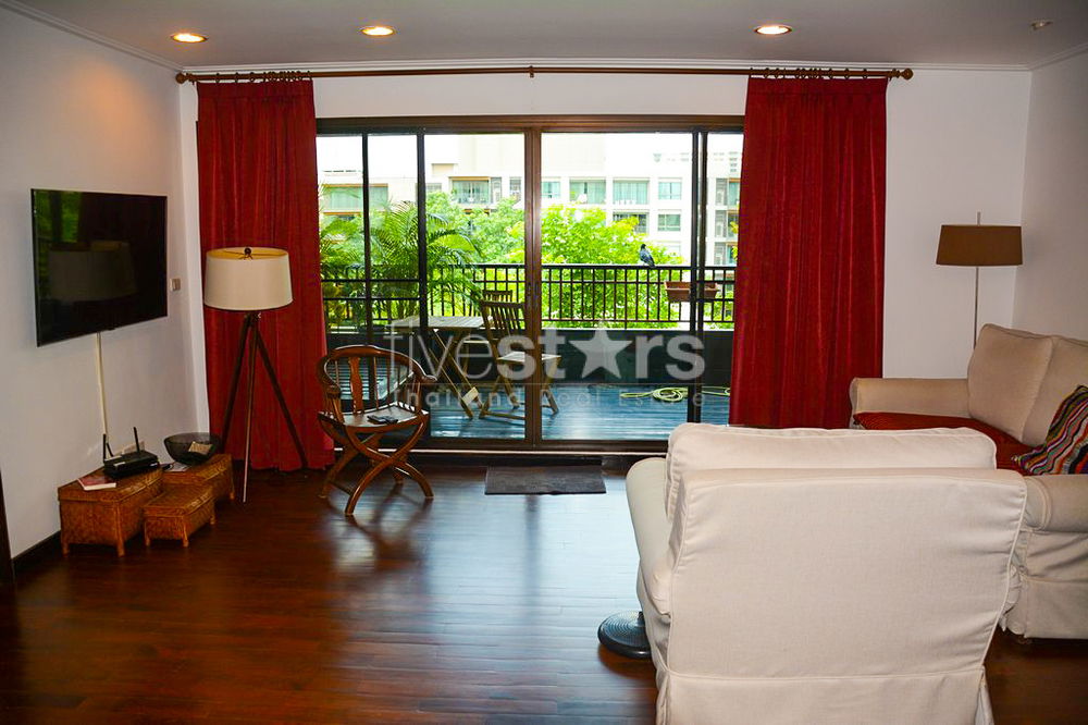 Large 2-bedroom condo in Yen Akard area 2400058978